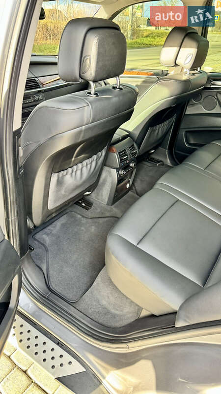 Внедорожник / Кроссовер BMW X5 2013 в Староконстантинове