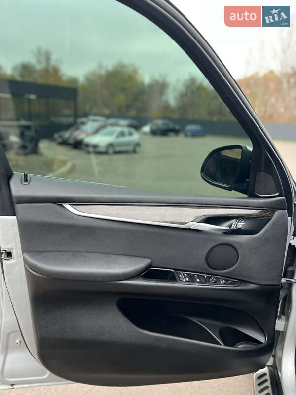 Внедорожник / Кроссовер BMW X5 2016 в Луцке