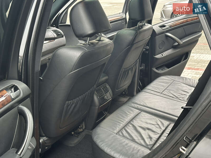 Внедорожник / Кроссовер BMW X5 2004 в Днепре