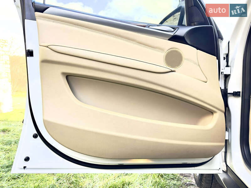 Внедорожник / Кроссовер BMW X5 2010 в Каменец-Подольском