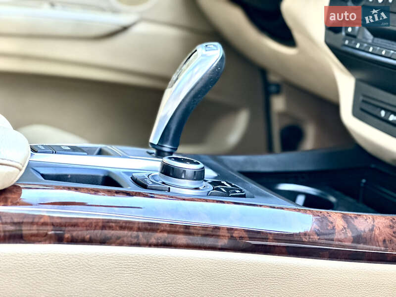 Внедорожник / Кроссовер BMW X5 2010 в Каменец-Подольском