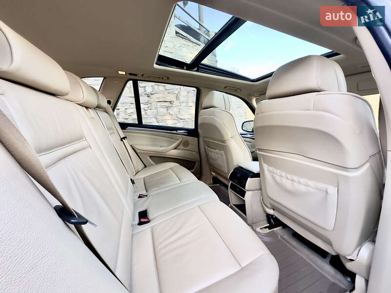Внедорожник / Кроссовер BMW X5 2010 в Каменец-Подольском