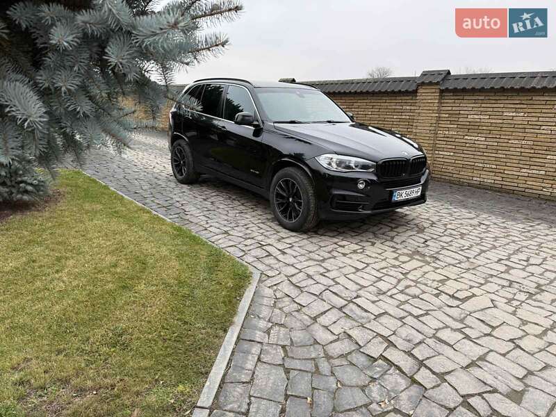 Внедорожник / Кроссовер BMW X5 2016 в Ровно
