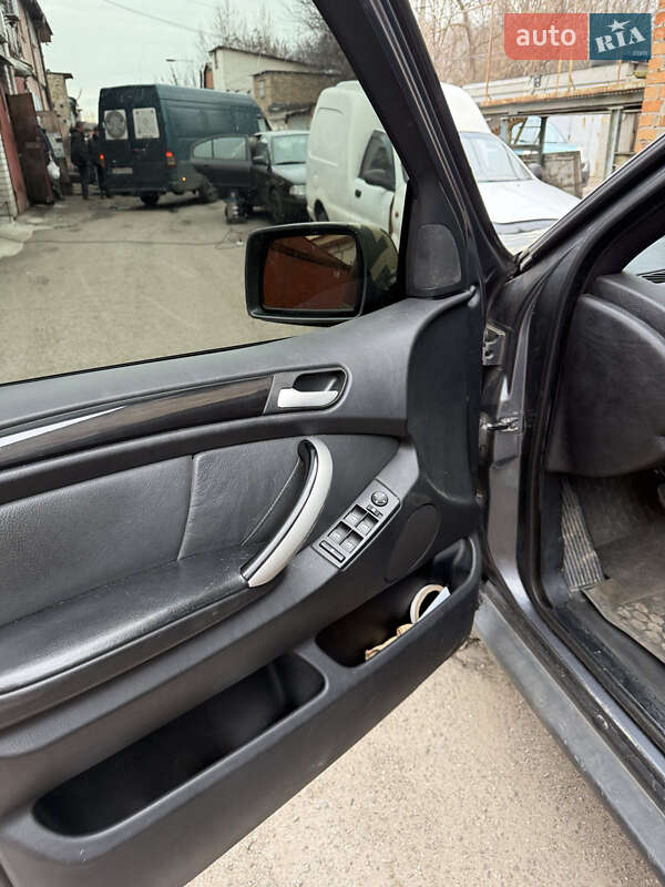 Внедорожник / Кроссовер BMW X5 2002 в Киеве