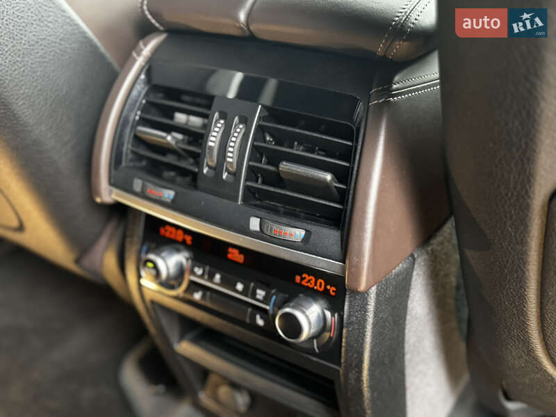 Позашляховик / Кросовер BMW X5 2015 в Дніпрі