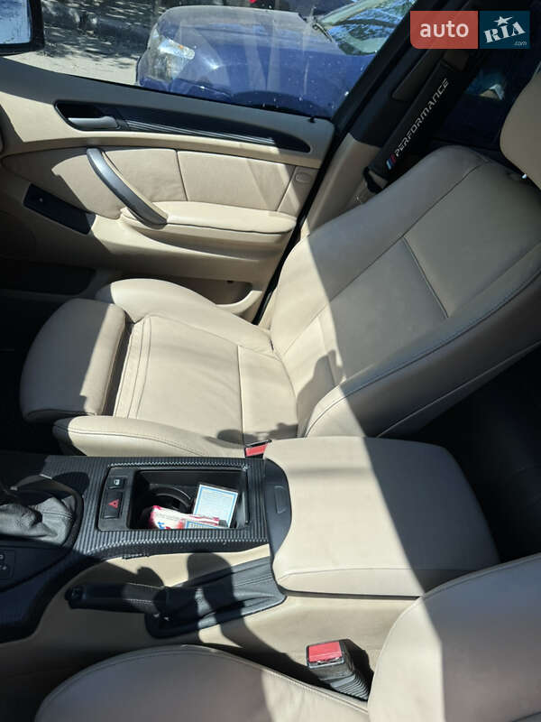 Внедорожник / Кроссовер BMW X5 2004 в Измаиле