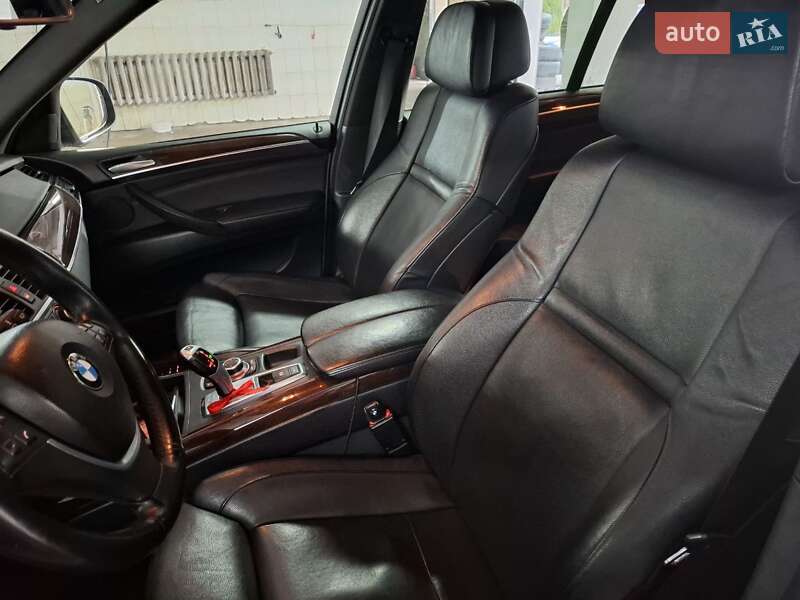 Внедорожник / Кроссовер BMW X5 2010 в Виноградове