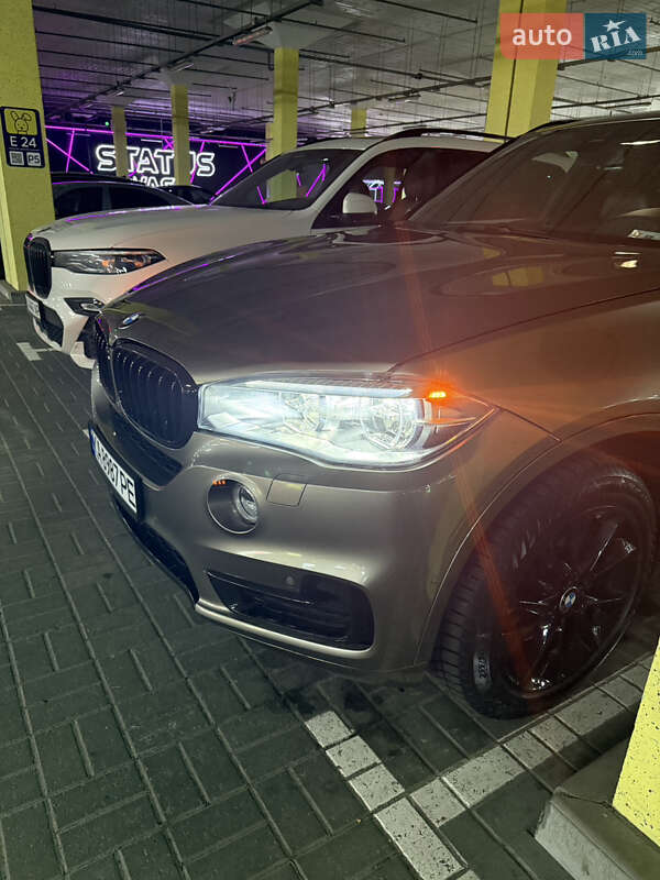 Позашляховик / Кросовер BMW X5 2016 в Гатне