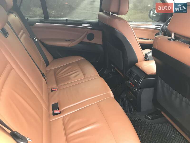 Внедорожник / Кроссовер BMW X5 2010 в Лубнах