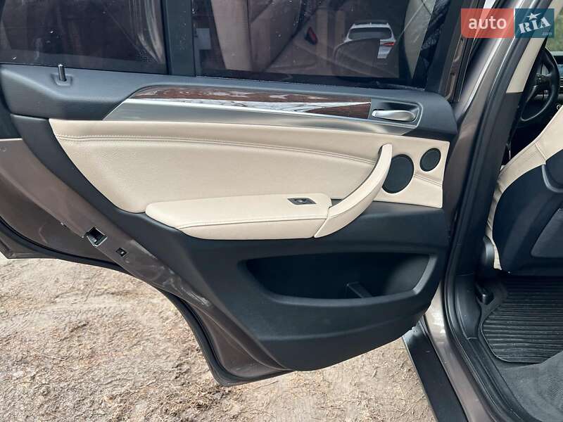 Позашляховик / Кросовер BMW X5 2010 в Києві фото 18 Позашляховик / Кросовер BMW X5 2010 в Києві