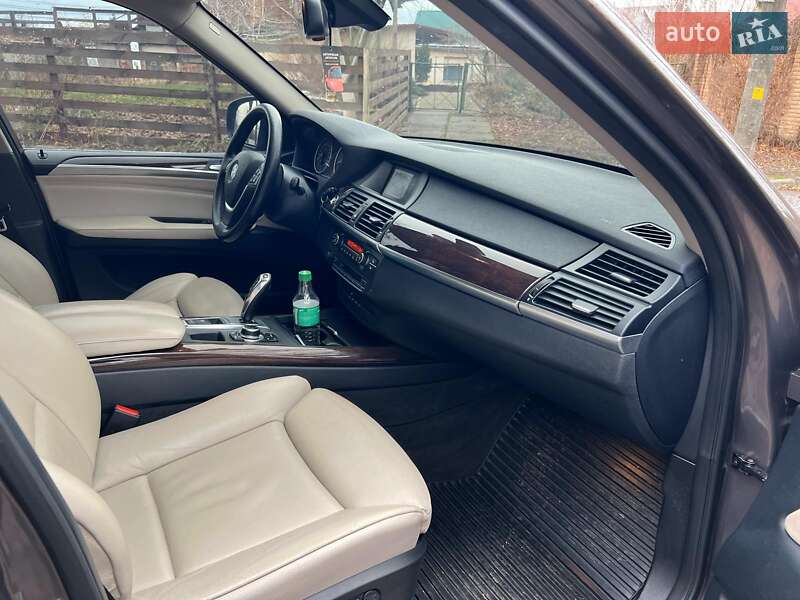 Позашляховик / Кросовер BMW X5 2010 в Києві фото 22 Позашляховик / Кросовер BMW X5 2010 в Києві