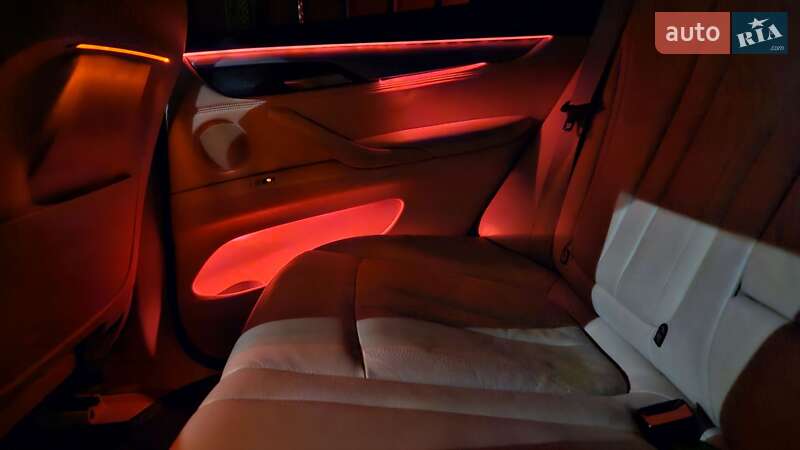 Позашляховик / Кросовер BMW X5 2014 в Сваляві