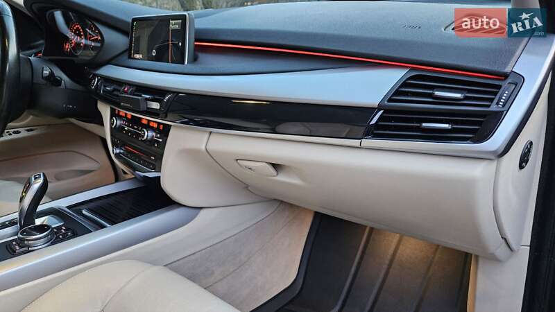 Позашляховик / Кросовер BMW X5 2014 в Сваляві