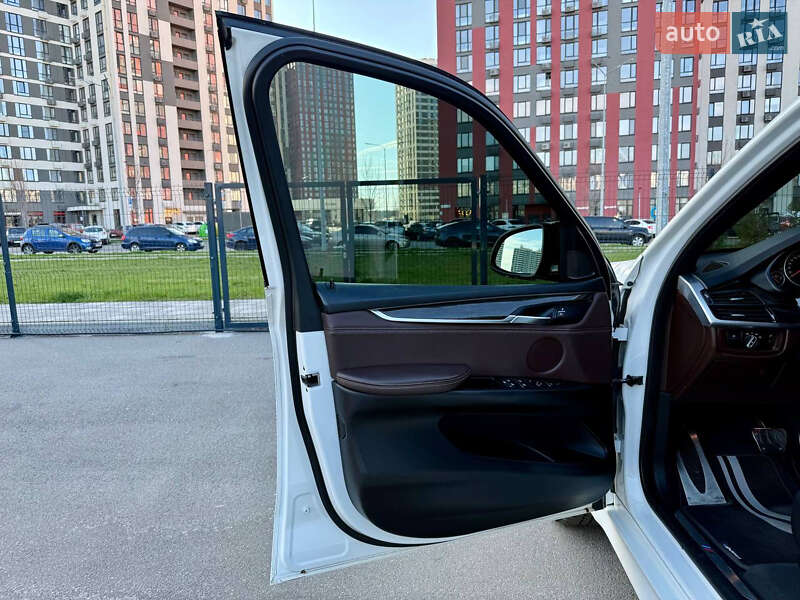 Внедорожник / Кроссовер BMW X5 2015 в Киеве