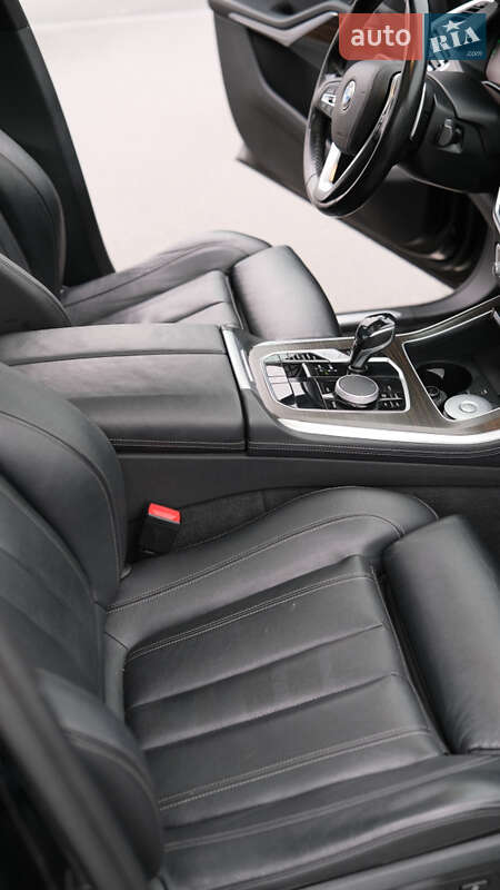 Внедорожник / Кроссовер BMW X5 2019 в Киеве