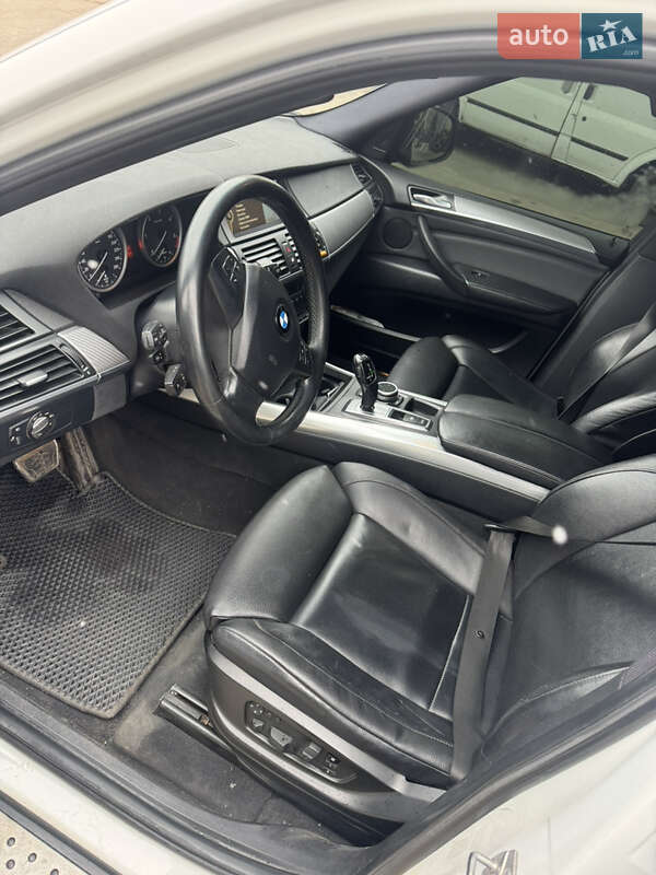 Внедорожник / Кроссовер BMW X5 2010 в Запорожье
