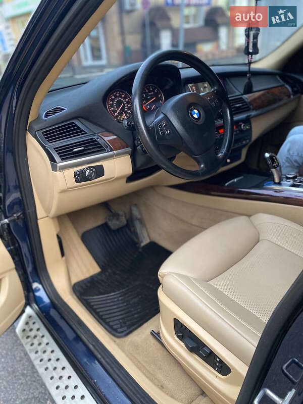 Внедорожник / Кроссовер BMW X5 2011 в Черновцах