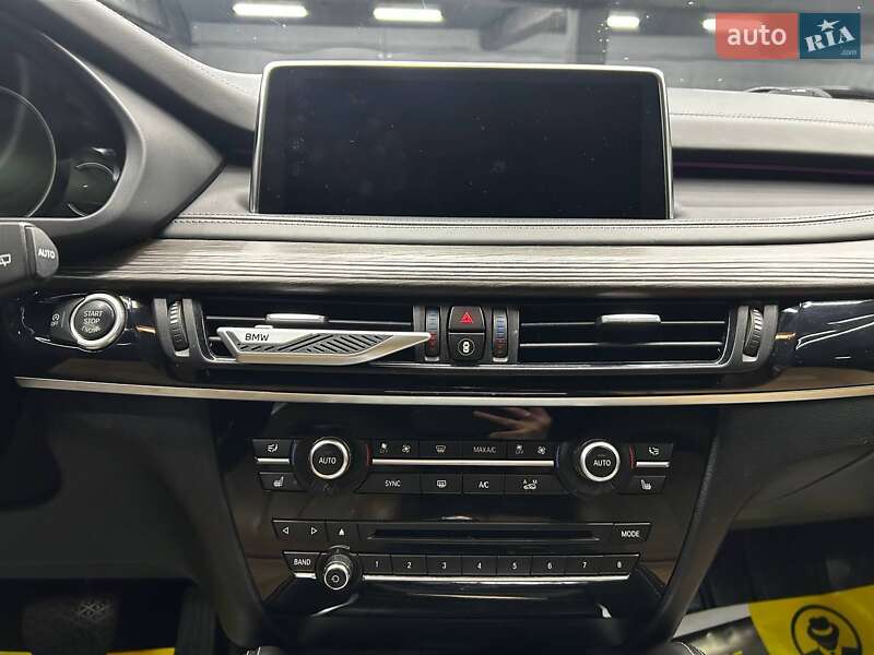 Позашляховик / Кросовер BMW X5 2016 в Чернівцях