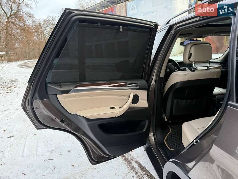 Внедорожник / Кроссовер BMW X5 2010 в Чернигове