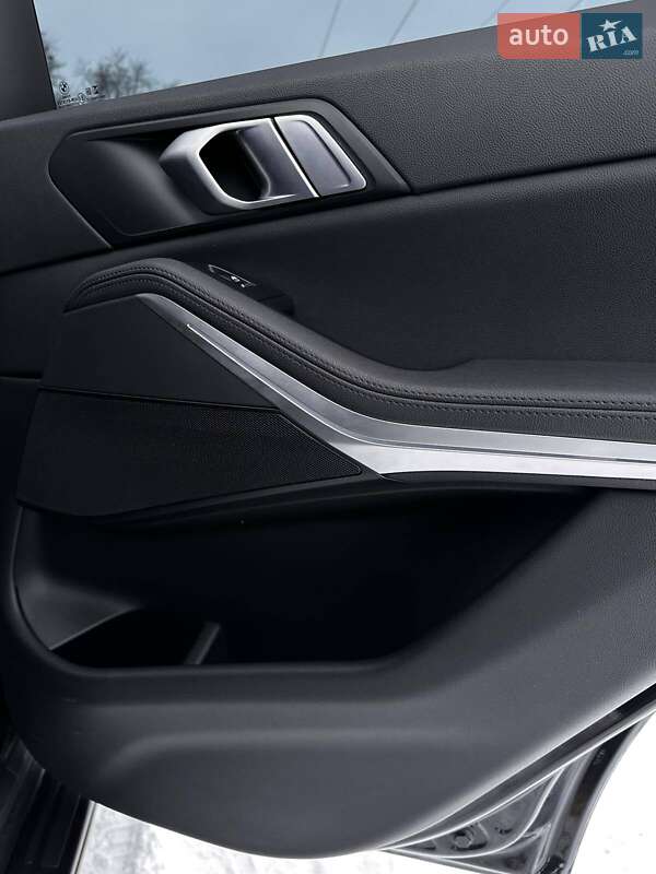 Внедорожник / Кроссовер BMW X5 2021 в Синельниково