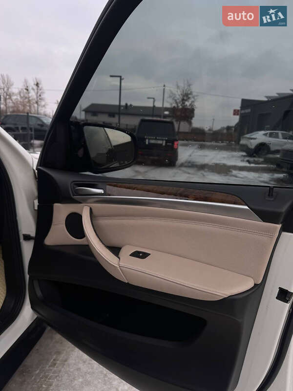Внедорожник / Кроссовер BMW X5 2011 в Ивано-Франковске
