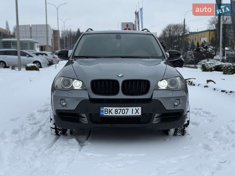 Позашляховик / Кросовер BMW X5 2010 в Рівному