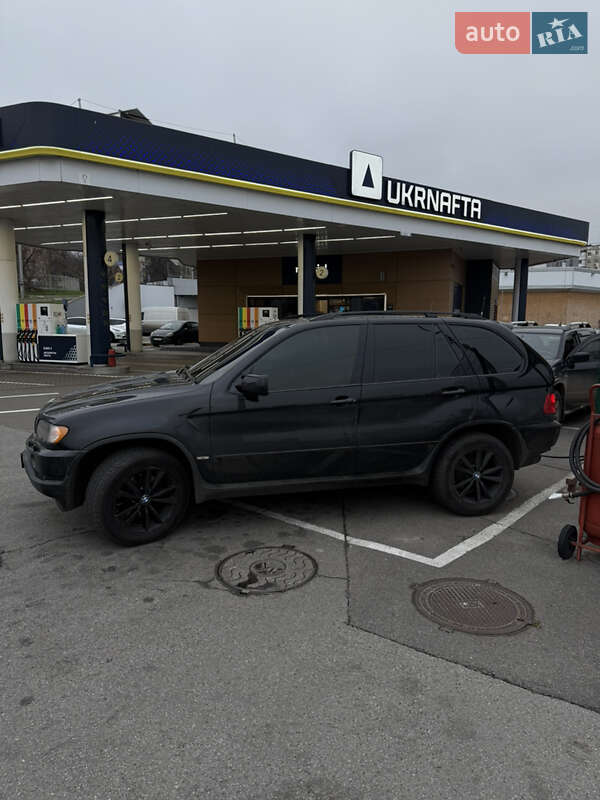 Внедорожник / Кроссовер BMW X5 2002 в Киеве