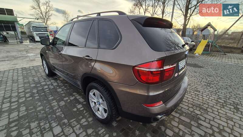 Внедорожник / Кроссовер BMW X5 2012 в Черновцах