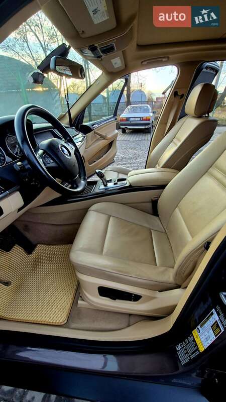 Внедорожник / Кроссовер BMW X5 2012 в Черновцах