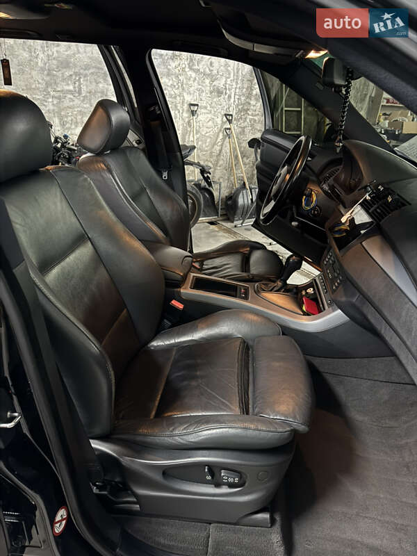 Внедорожник / Кроссовер BMW X5 2002 в Киеве