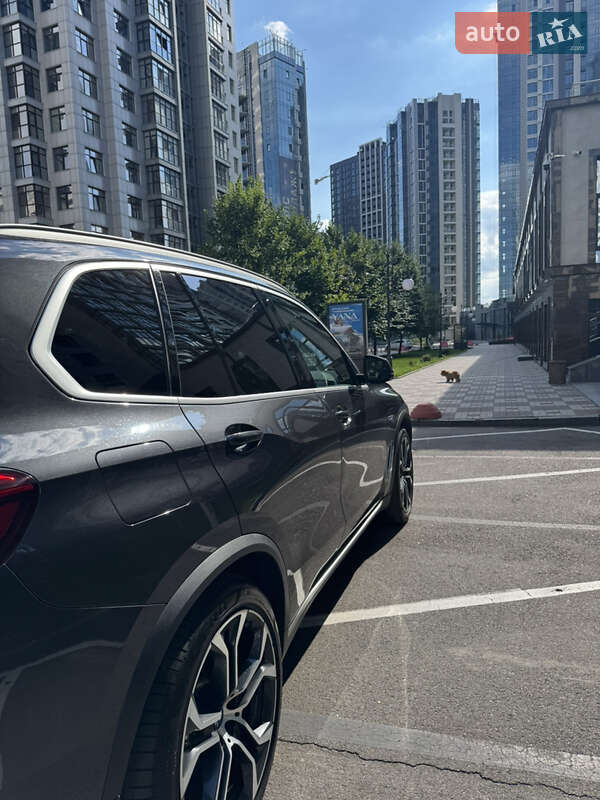Внедорожник / Кроссовер BMW X5 2022 в Киеве