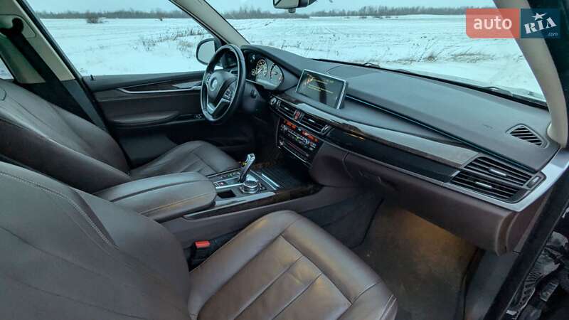 Внедорожник / Кроссовер BMW X5 2015 в Коростене