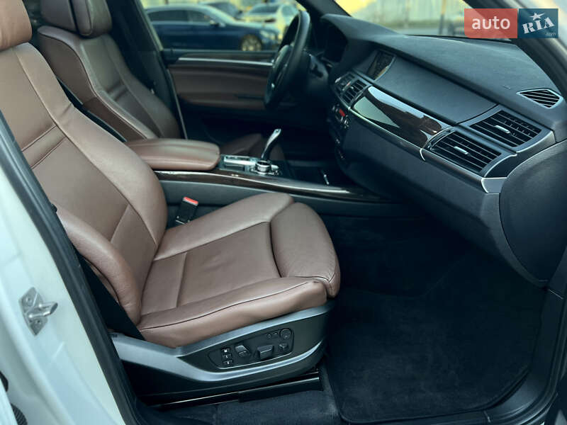 Внедорожник / Кроссовер BMW X5 2011 в Одессе