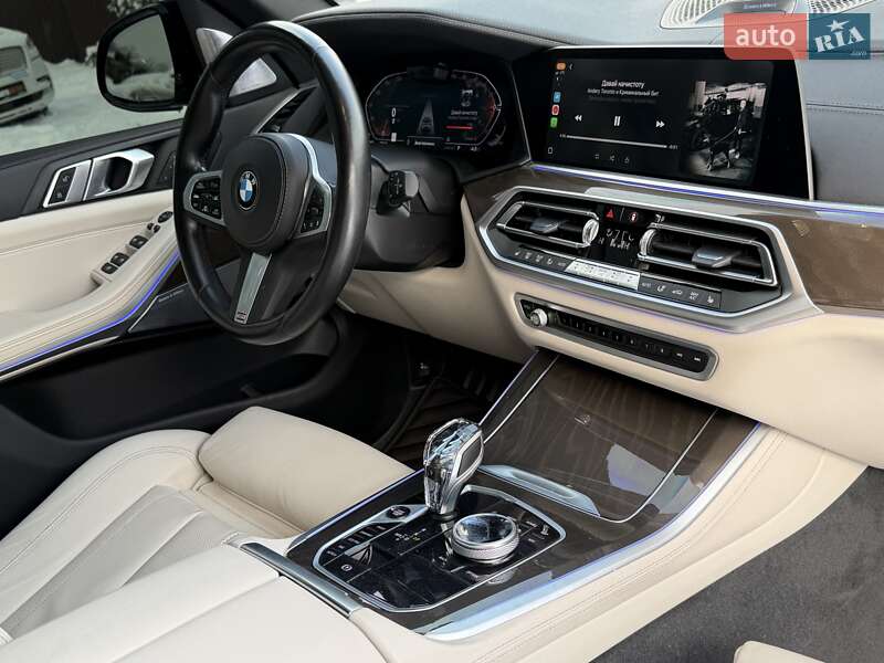 Внедорожник / Кроссовер BMW X5 2022 в Харькове