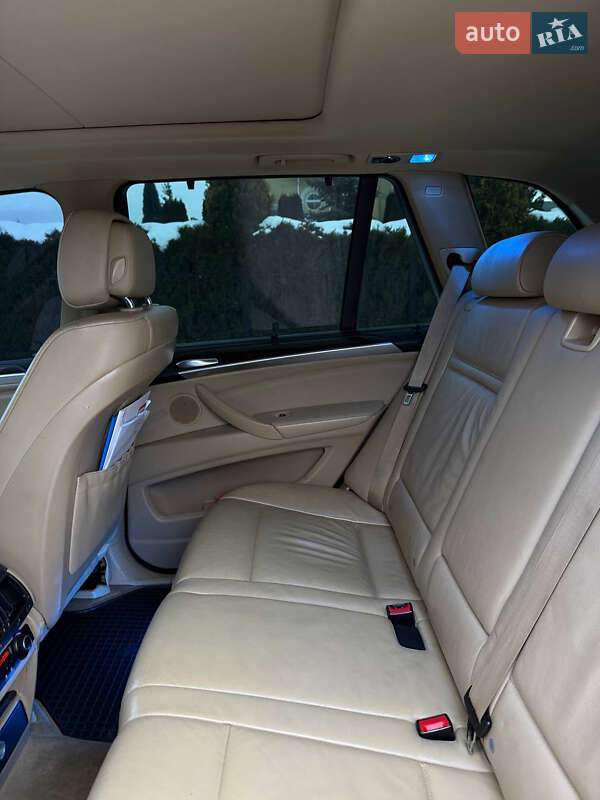 Внедорожник / Кроссовер BMW X5 2010 в Долине