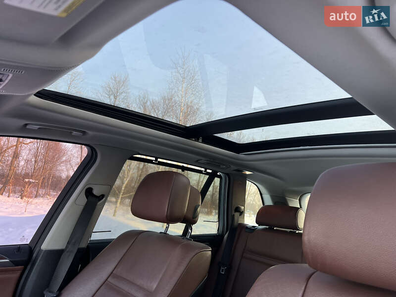 Внедорожник / Кроссовер BMW X5 2011 в Костополе