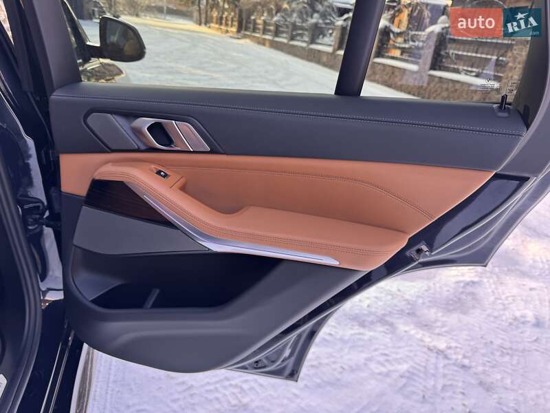 Внедорожник / Кроссовер BMW X5 2024 в Киеве