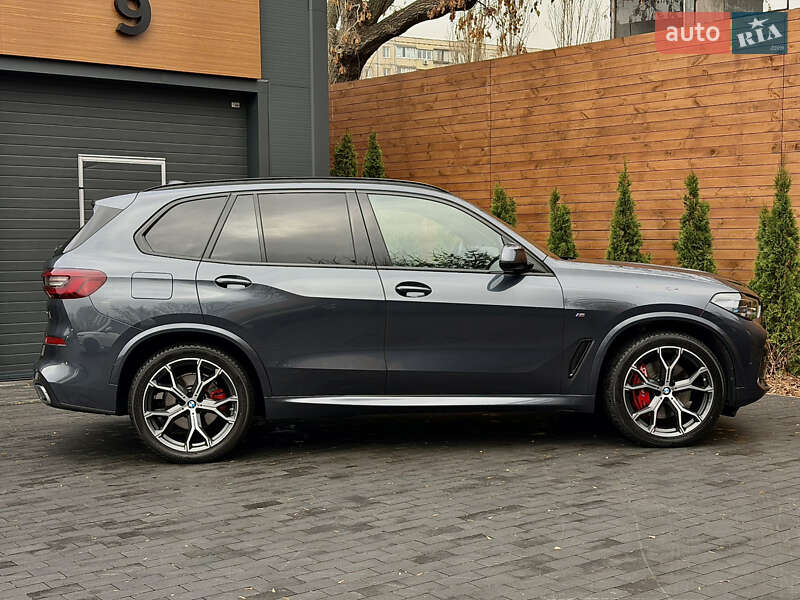 Внедорожник / Кроссовер BMW X5 2022 в Киеве