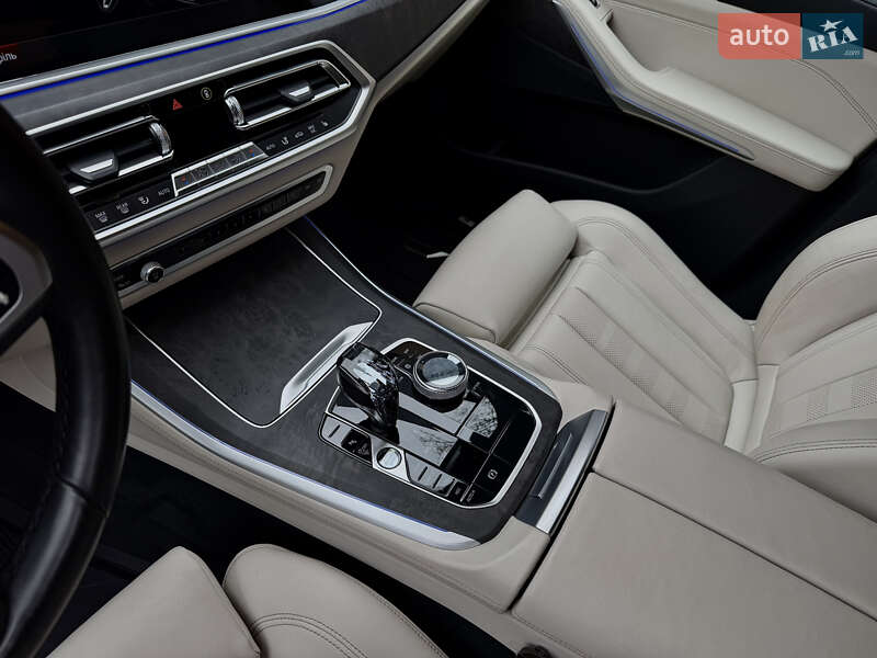 Внедорожник / Кроссовер BMW X5 2022 в Киеве