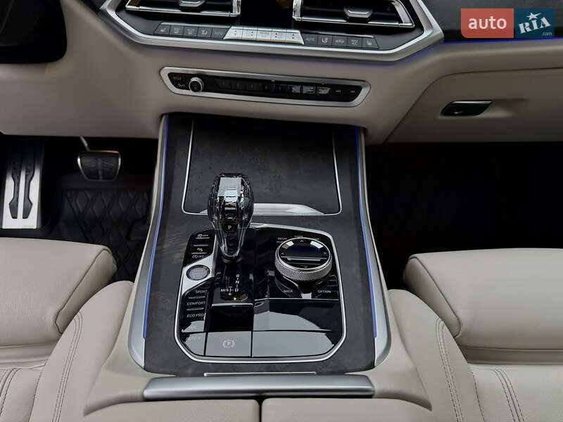 Внедорожник / Кроссовер BMW X5 2022 в Киеве