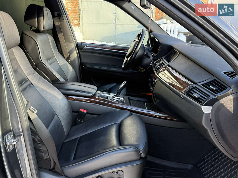 Внедорожник / Кроссовер BMW X5 2010 в Хмельницком