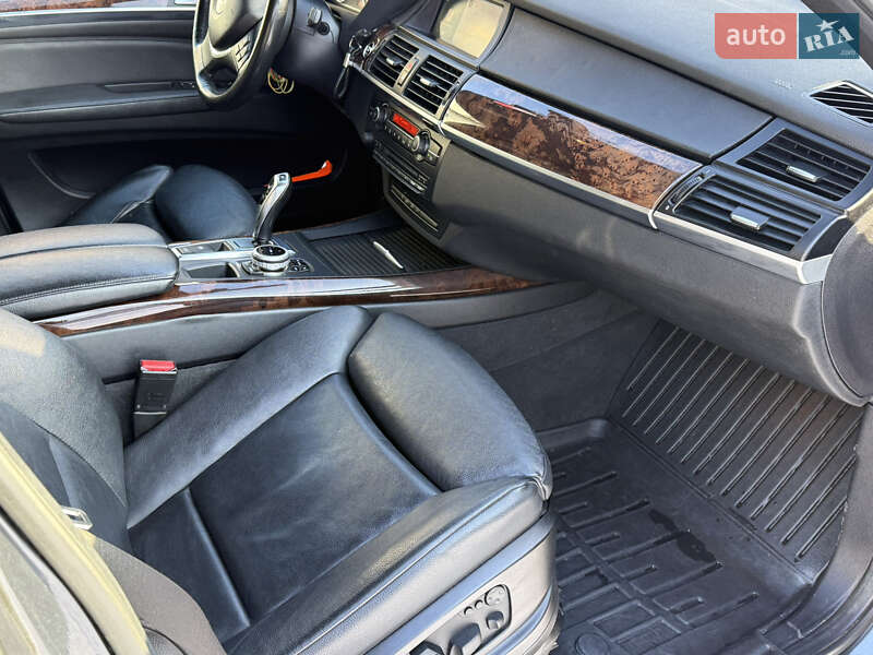 Внедорожник / Кроссовер BMW X5 2010 в Хмельницком