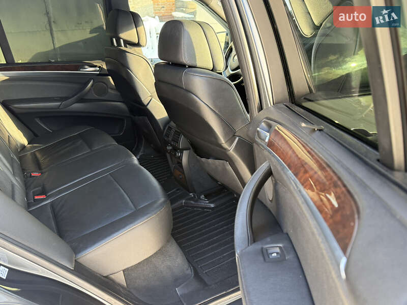 Внедорожник / Кроссовер BMW X5 2010 в Хмельницком