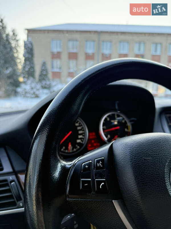 Внедорожник / Кроссовер BMW X5 2010 в Хмельницком