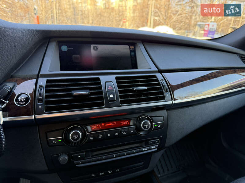 Внедорожник / Кроссовер BMW X5 2010 в Хмельницком