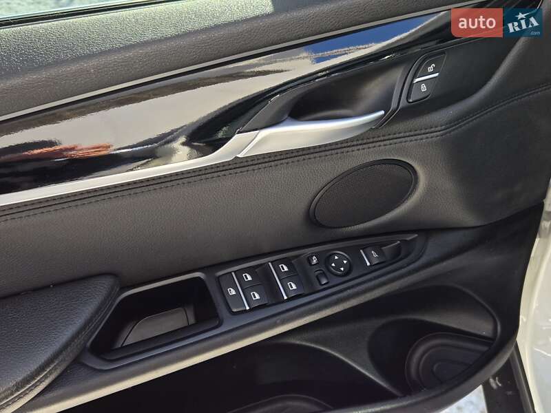 Внедорожник / Кроссовер BMW X5 2016 в Киеве