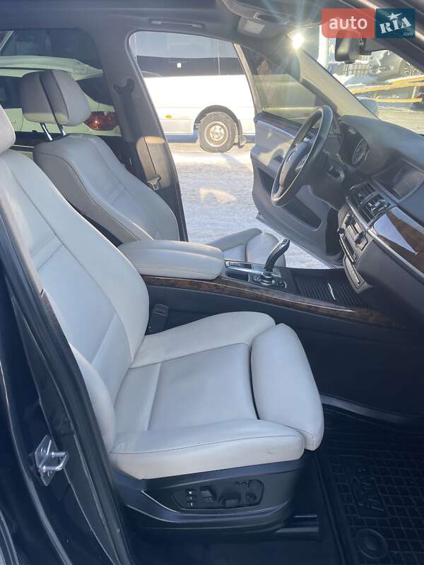 Внедорожник / Кроссовер BMW X5 2012 в Ковеле
