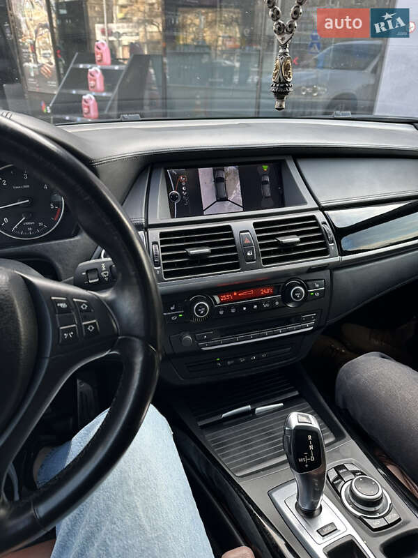 Внедорожник / Кроссовер BMW X5 2010 в Южноукраинске