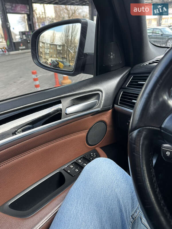 Внедорожник / Кроссовер BMW X5 2010 в Южноукраинске