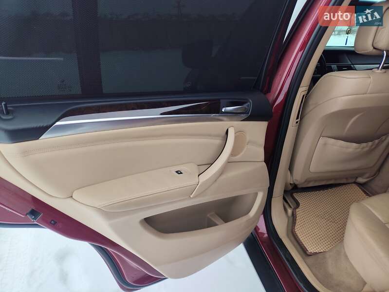 Внедорожник / Кроссовер BMW X5 2010 в Козове